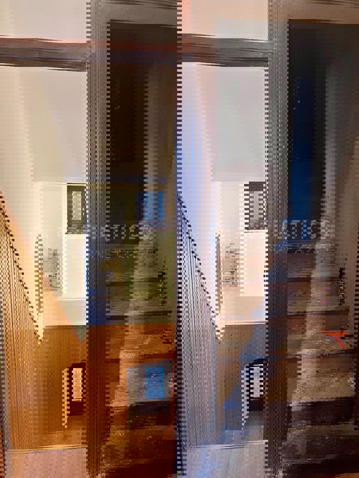 Orsera, casa in pietra a soli 250 metri dal mare