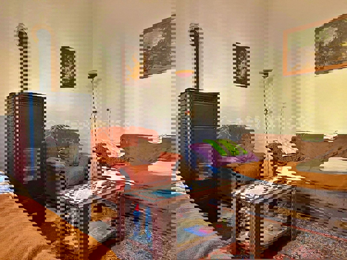 Orsera, casa in pietra a soli 250 metri dal mare