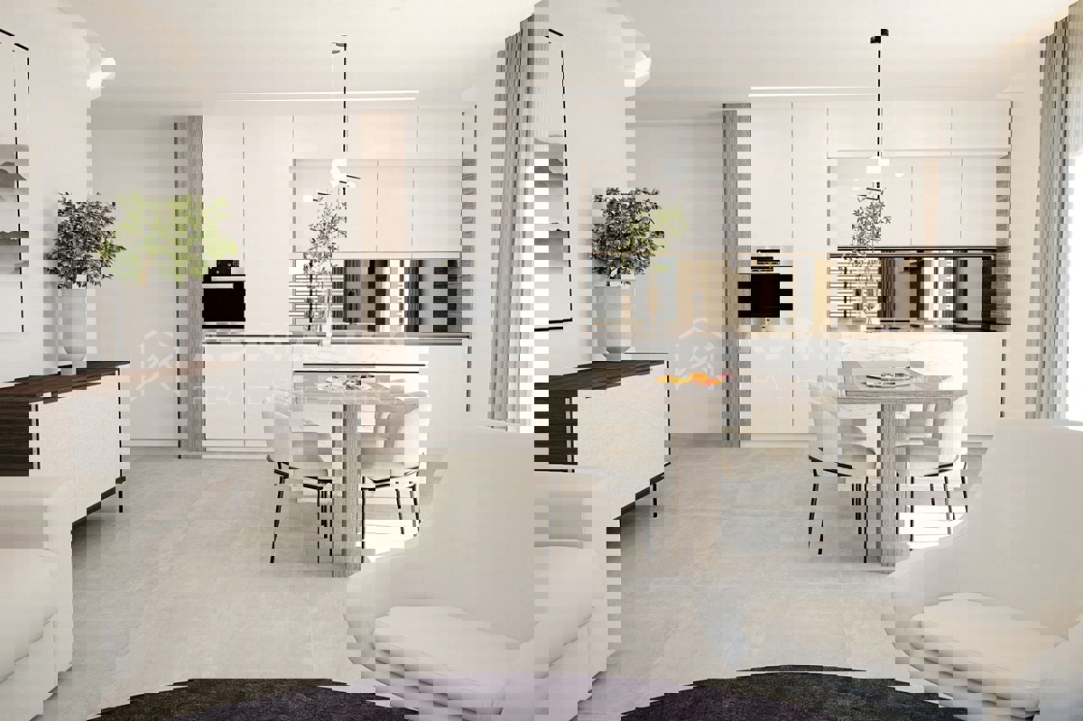 Rovigno, centro, appartamento di lusso con giardino al piano terra