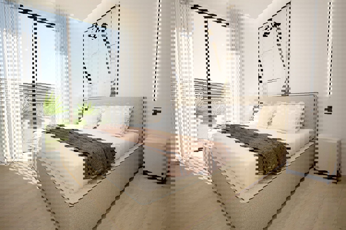 Rovigno, centro, appartamento di lusso con giardino al piano terra