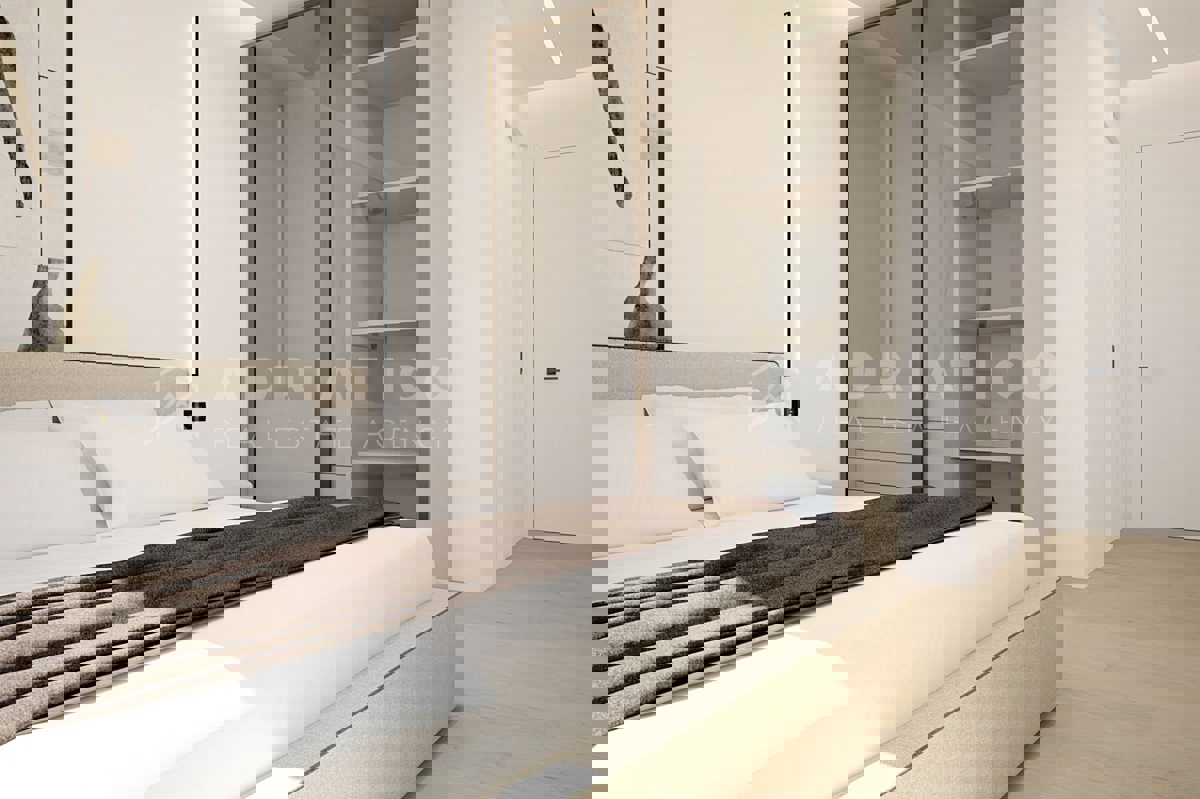 Rovigno, centro, appartamento di lusso con giardino al piano terra