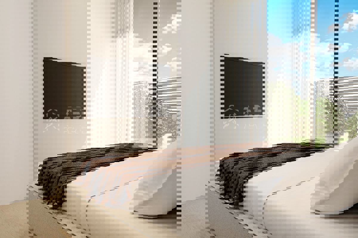 Rovigno, centro, appartamento di lusso con giardino al piano terra