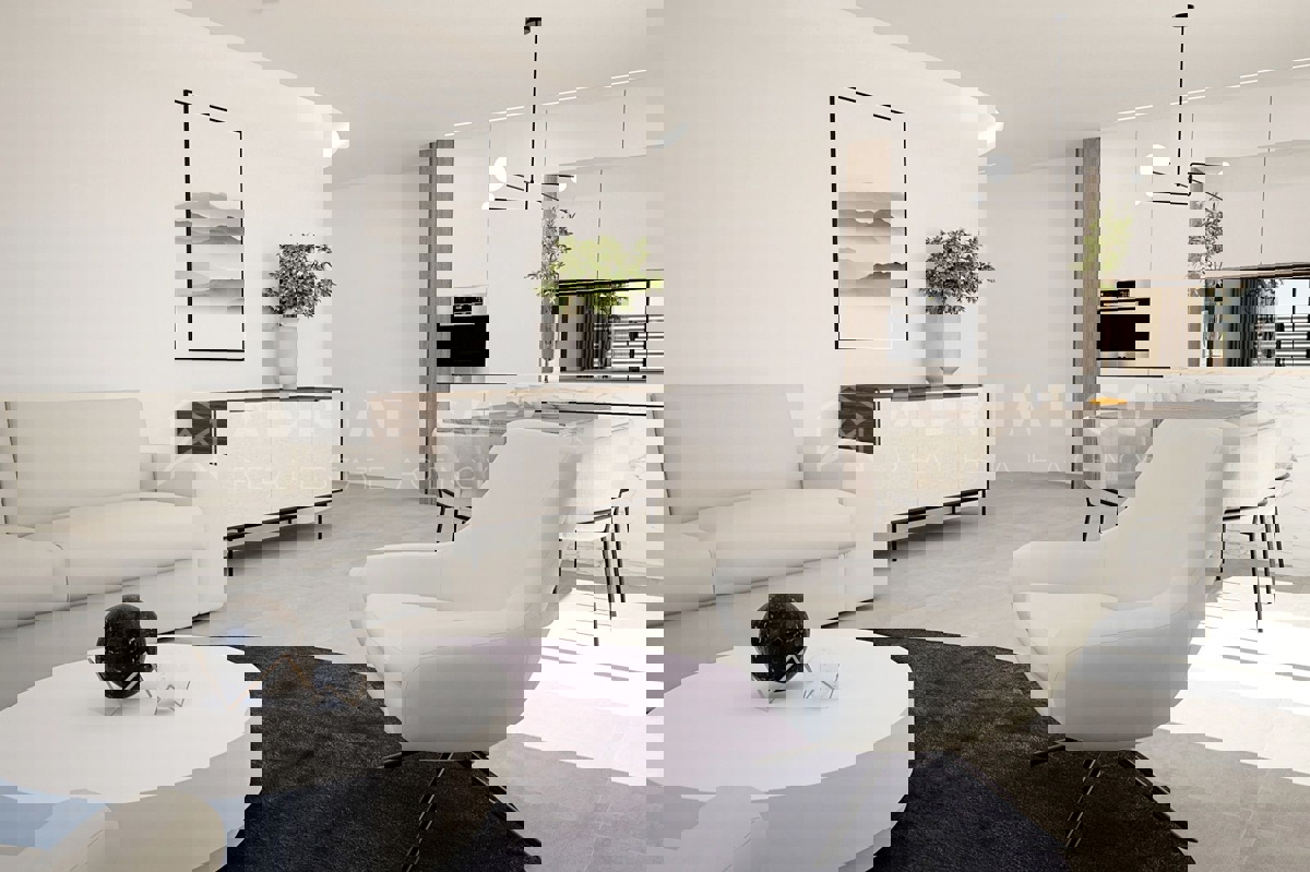 Rovigno, centro, appartamento di lusso con giardino al piano terra