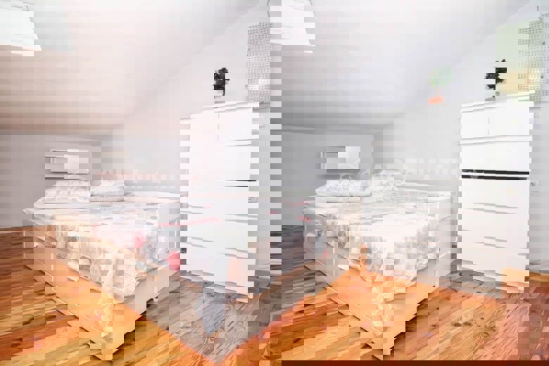 Rovigno, spazioso appartamento su due livelli a 400 m dalle spiagge!