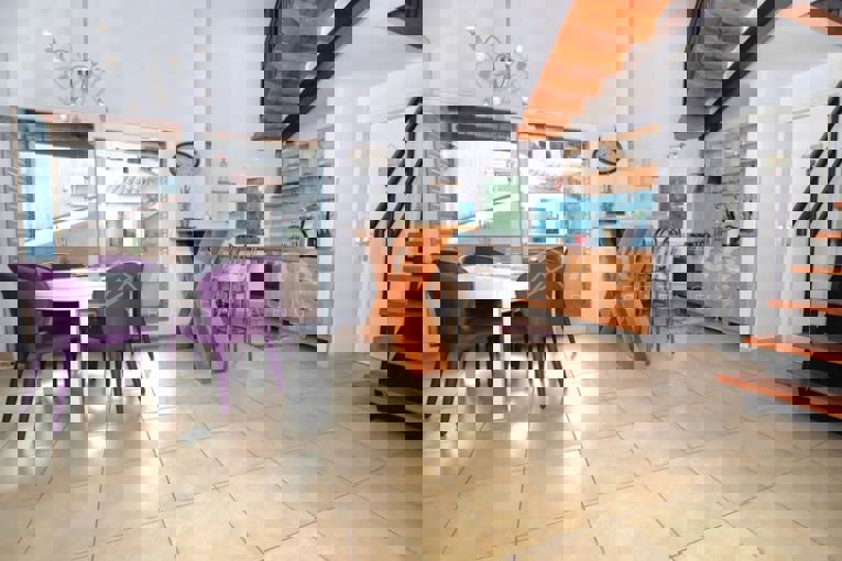 Rovigno, spazioso appartamento su due livelli a 400 m dalle spiagge!