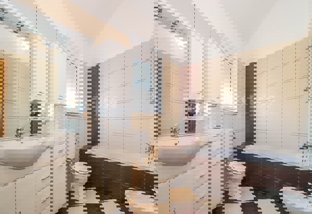 Dignano, Istria – Bella casa bifamiliare in una posizione tranquilla con vista