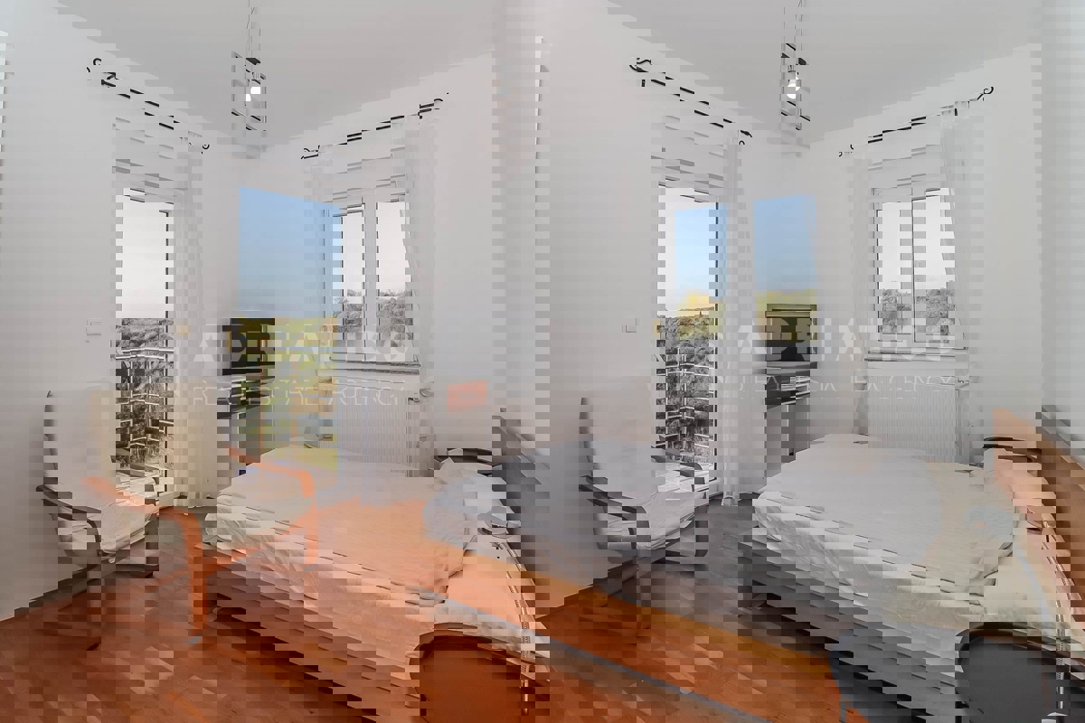 Dignano, Istria – Bella casa bifamiliare in una posizione tranquilla con vista