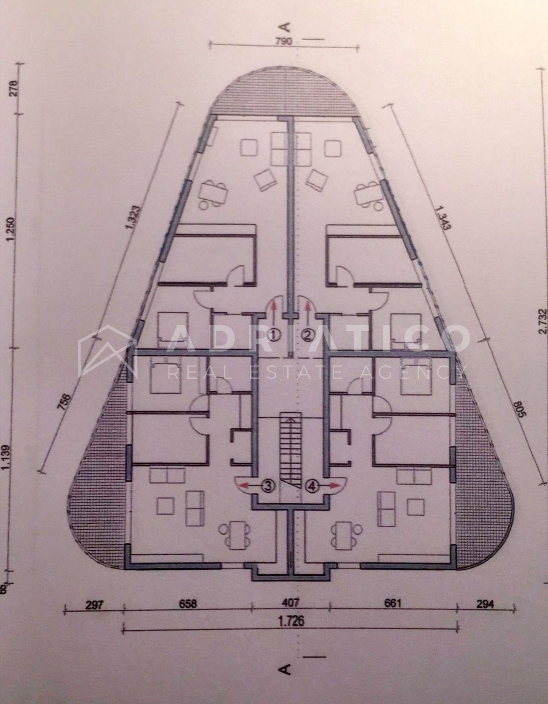 Rovinjsko selo, terreno edificabile per un edificio residenziale e commerciale