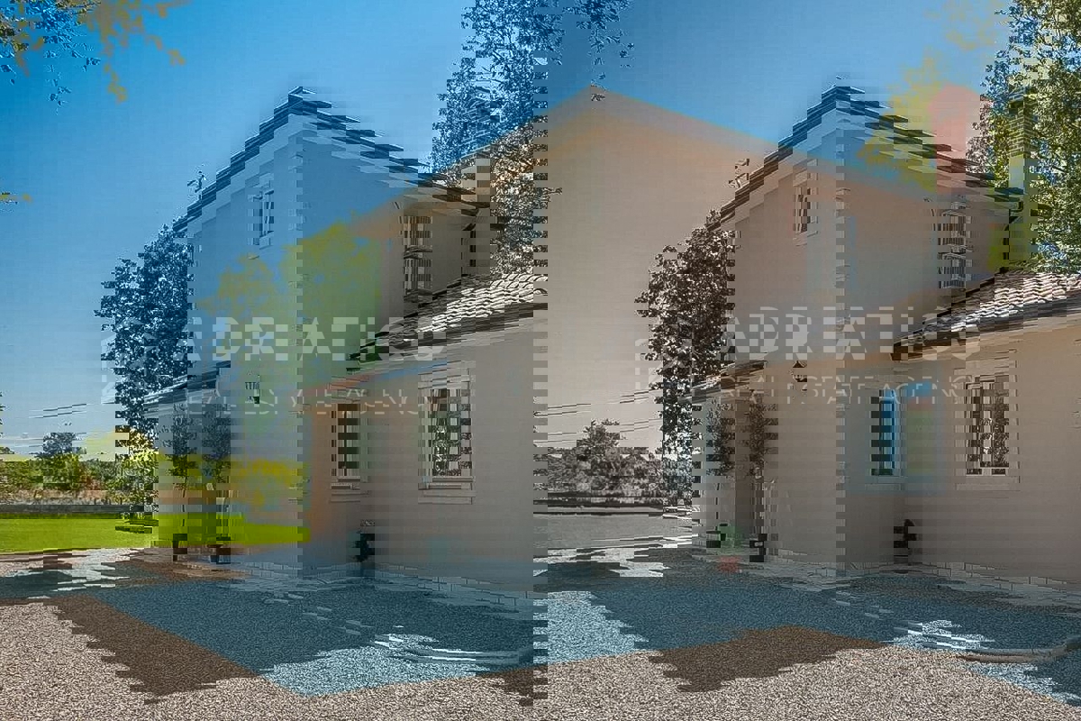 Istria, Tinjan, Ottima casa con piscina immersa nella natura
