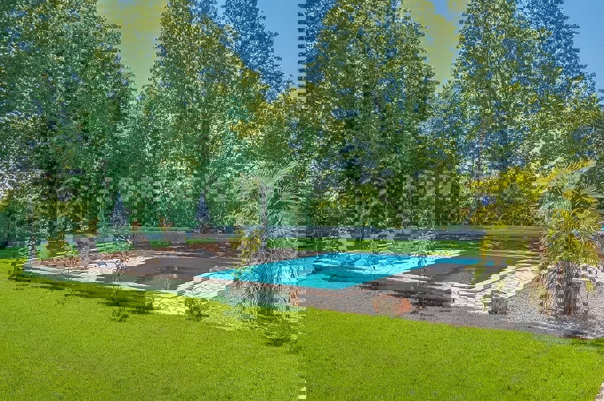 Istria, Tinjan, Ottima casa con piscina immersa nella natura