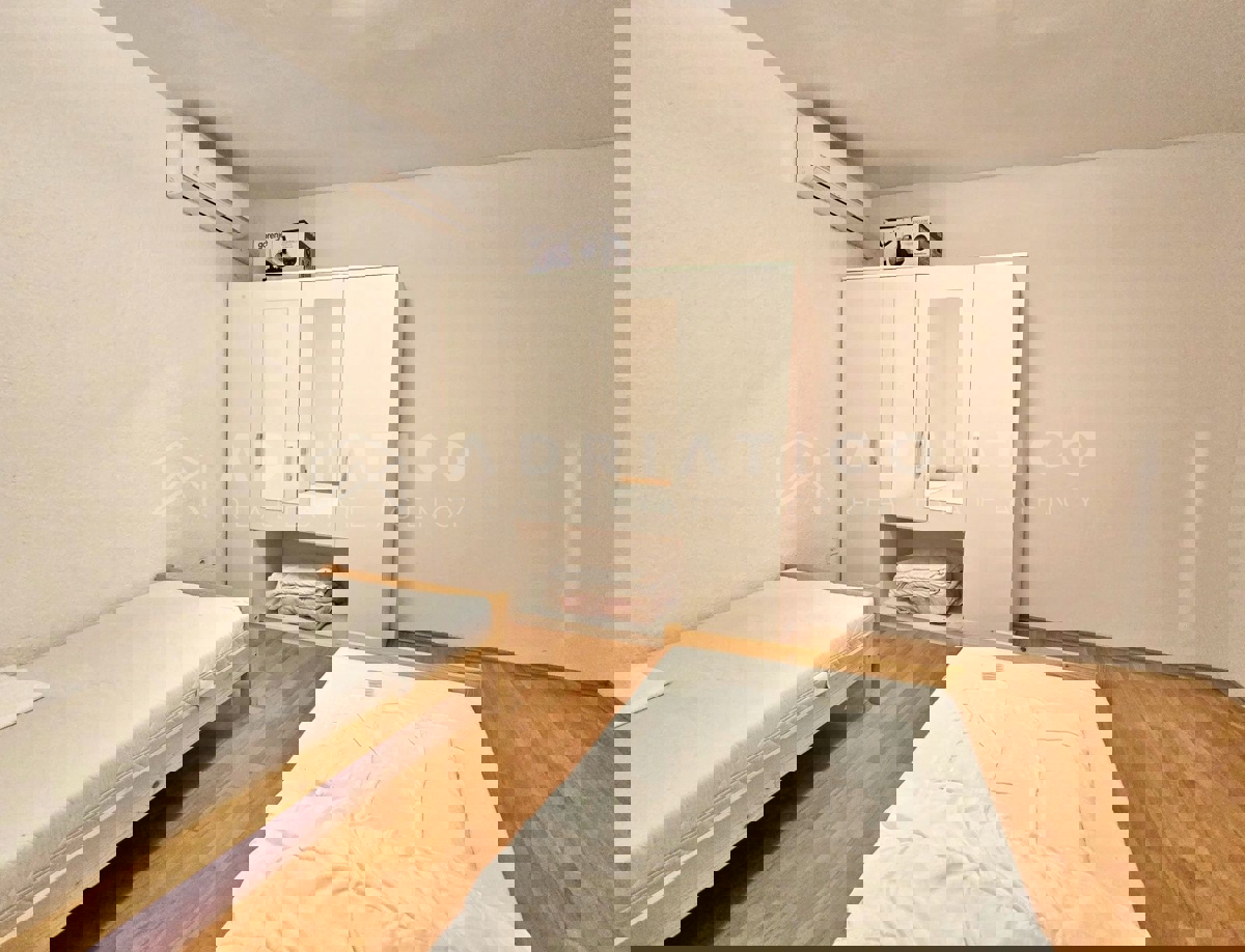 Rovigno, appartamento trilocale al piano terra 