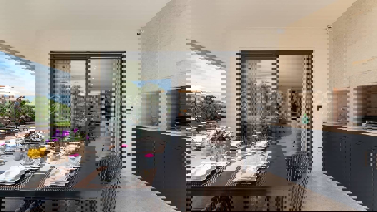 Parenzo - Nuova casa moderna con piscina