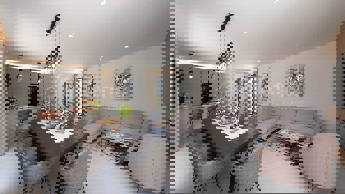 Parenzo - Nuova casa moderna con piscina