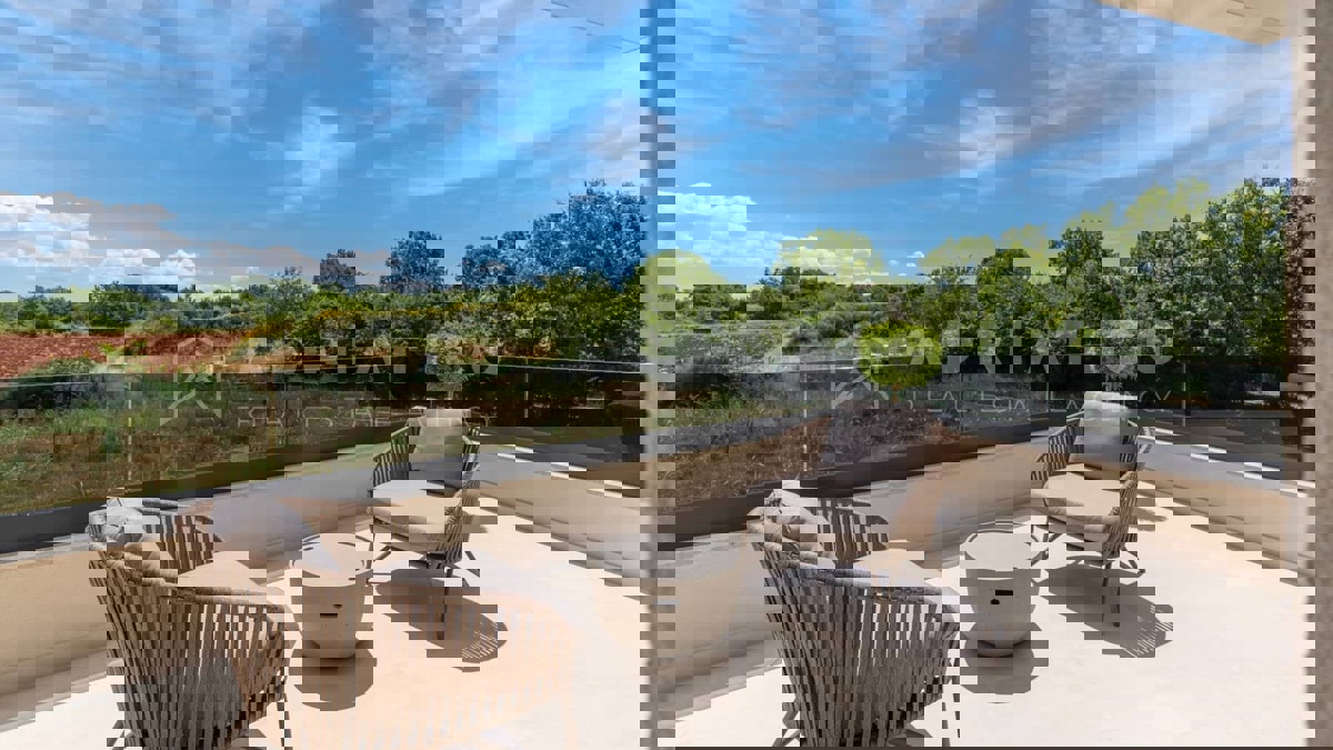 Parenzo - Nuova casa moderna con piscina