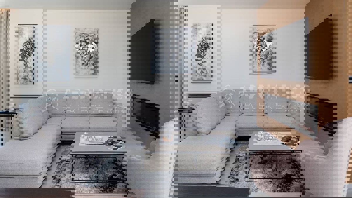 Parenzo - Nuova casa moderna con piscina