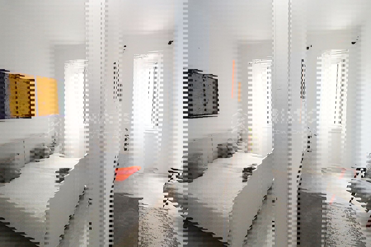 Rovigno, centro, appartamento luminoso e ordinato in ottima posizione