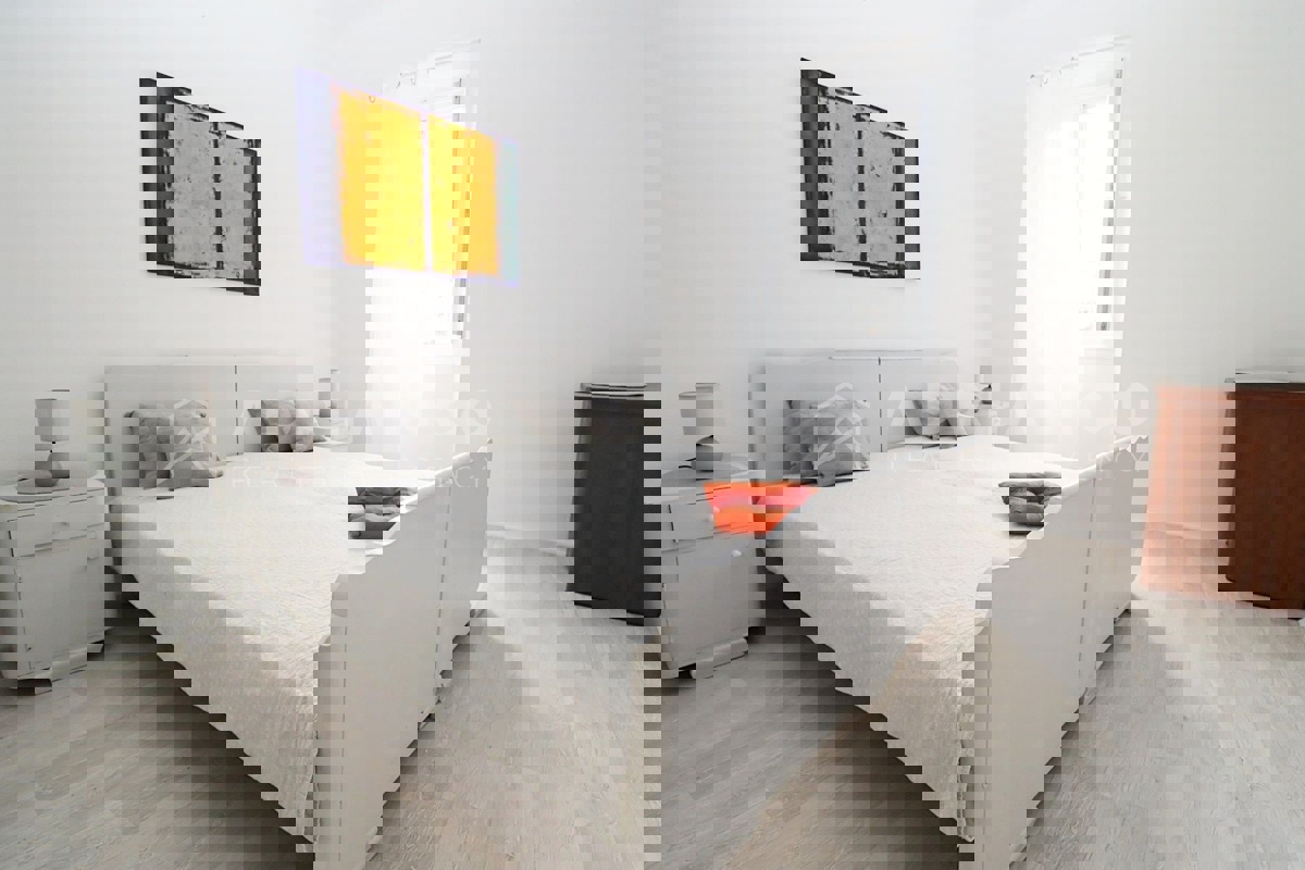 Rovigno, centro, appartamento luminoso e ordinato in ottima posizione