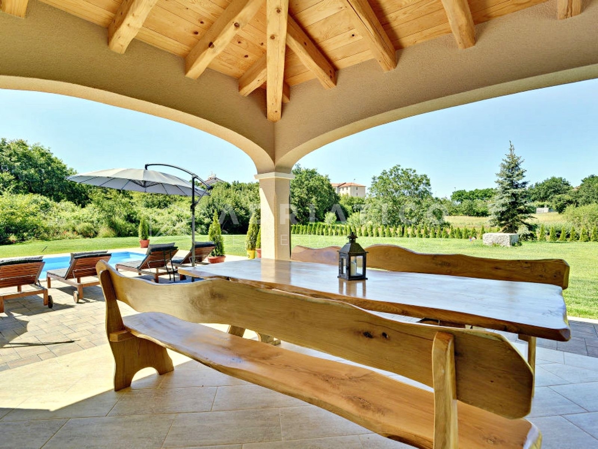 Villa di Rovigno,casa indipendente splendidamente arredata con piscina