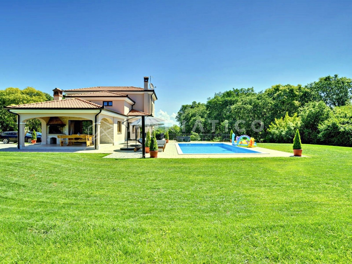 Villa di Rovigno,casa indipendente splendidamente arredata con piscina