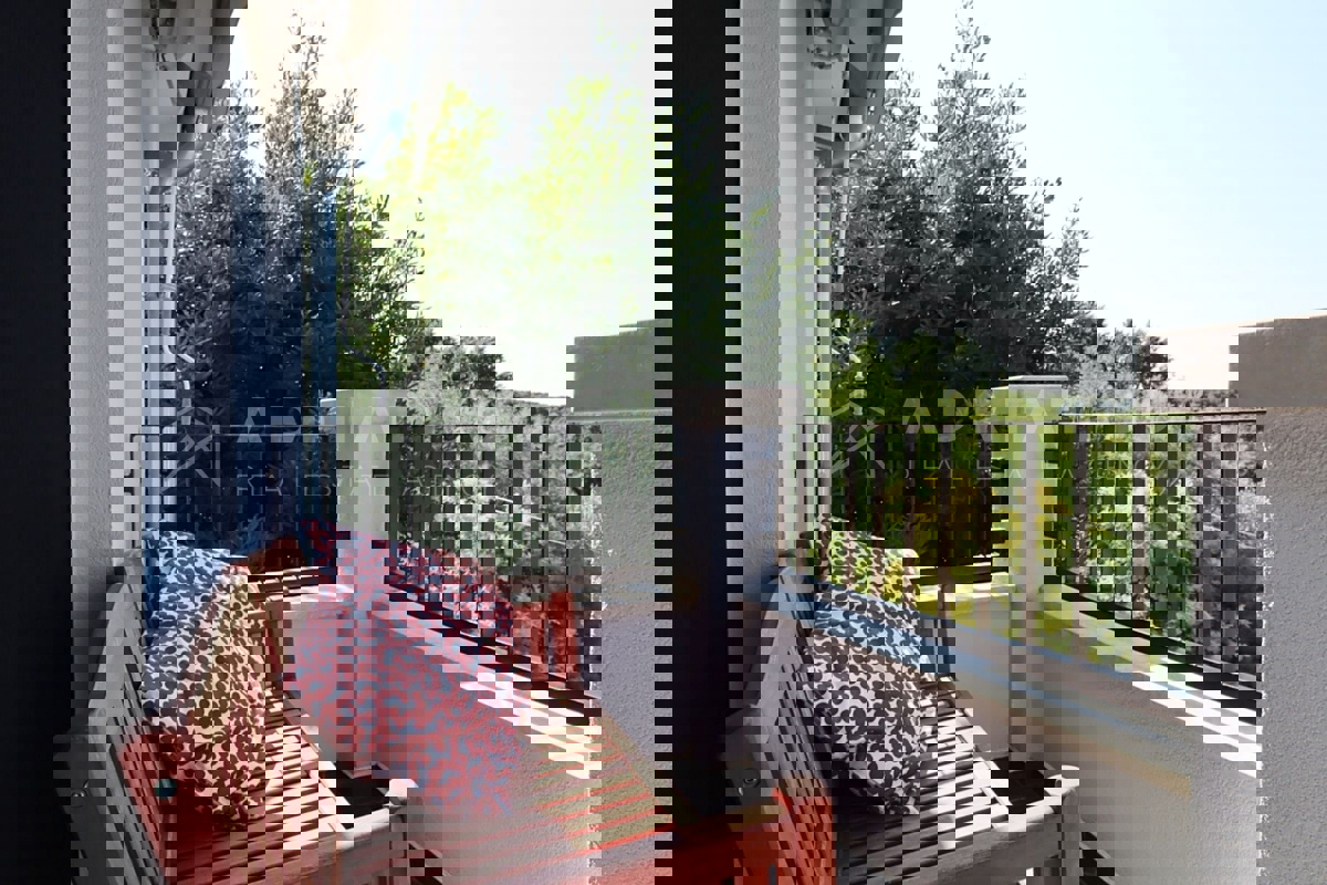 Rovigno, appartamento di qualità con una camera da letto e giardino