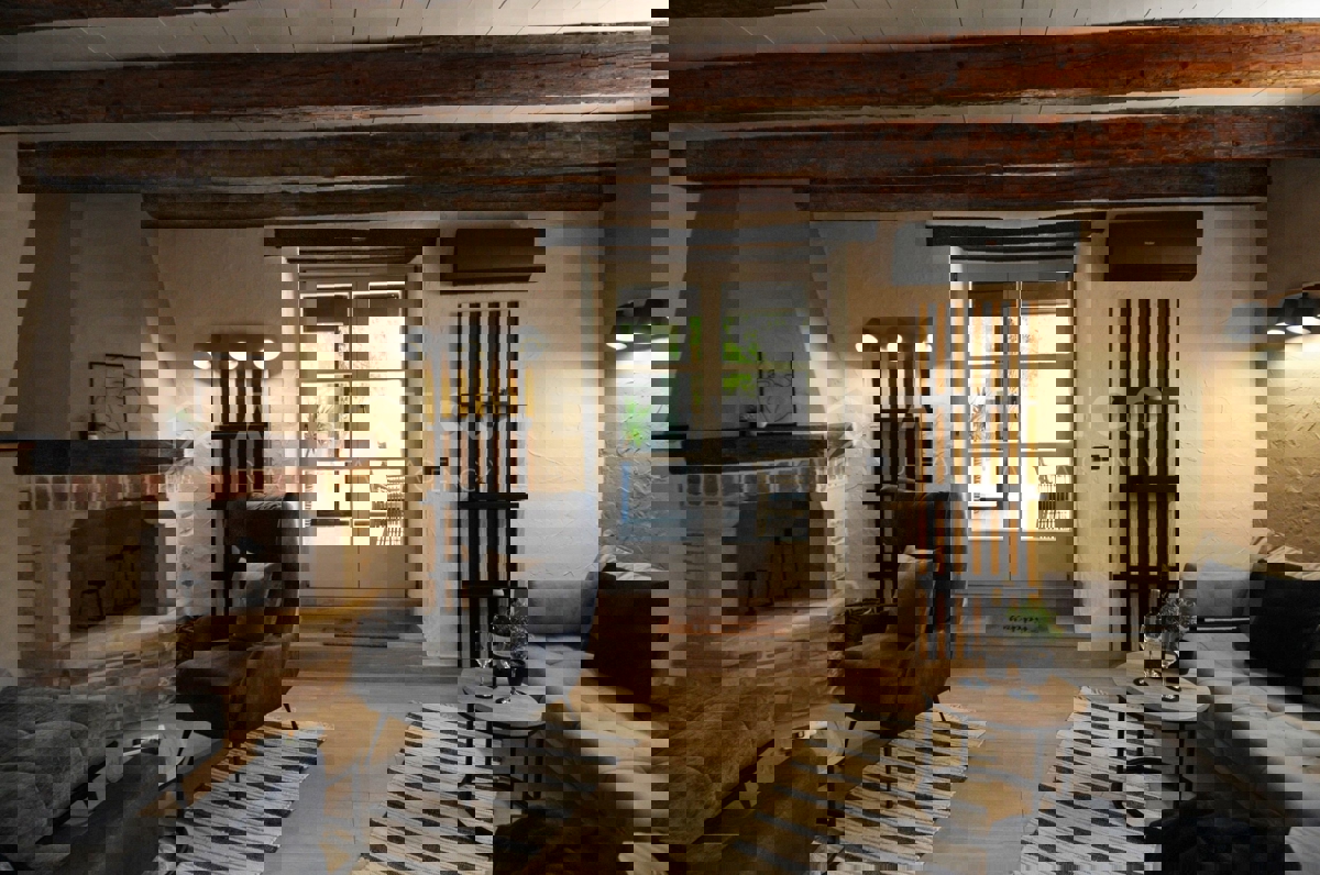 Visignano, Markovac, bella casa in pietra con piscina