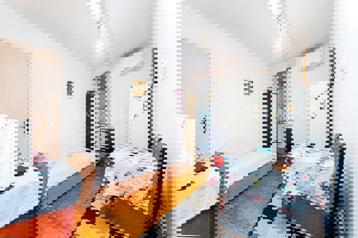 Rovigno, centro, appartamento con una camera da letto al primo piano