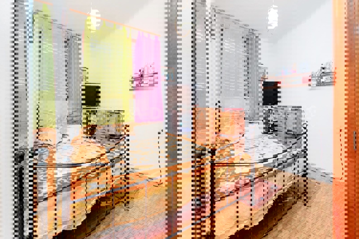 Rovigno, centro, appartamento con una camera da letto al primo piano