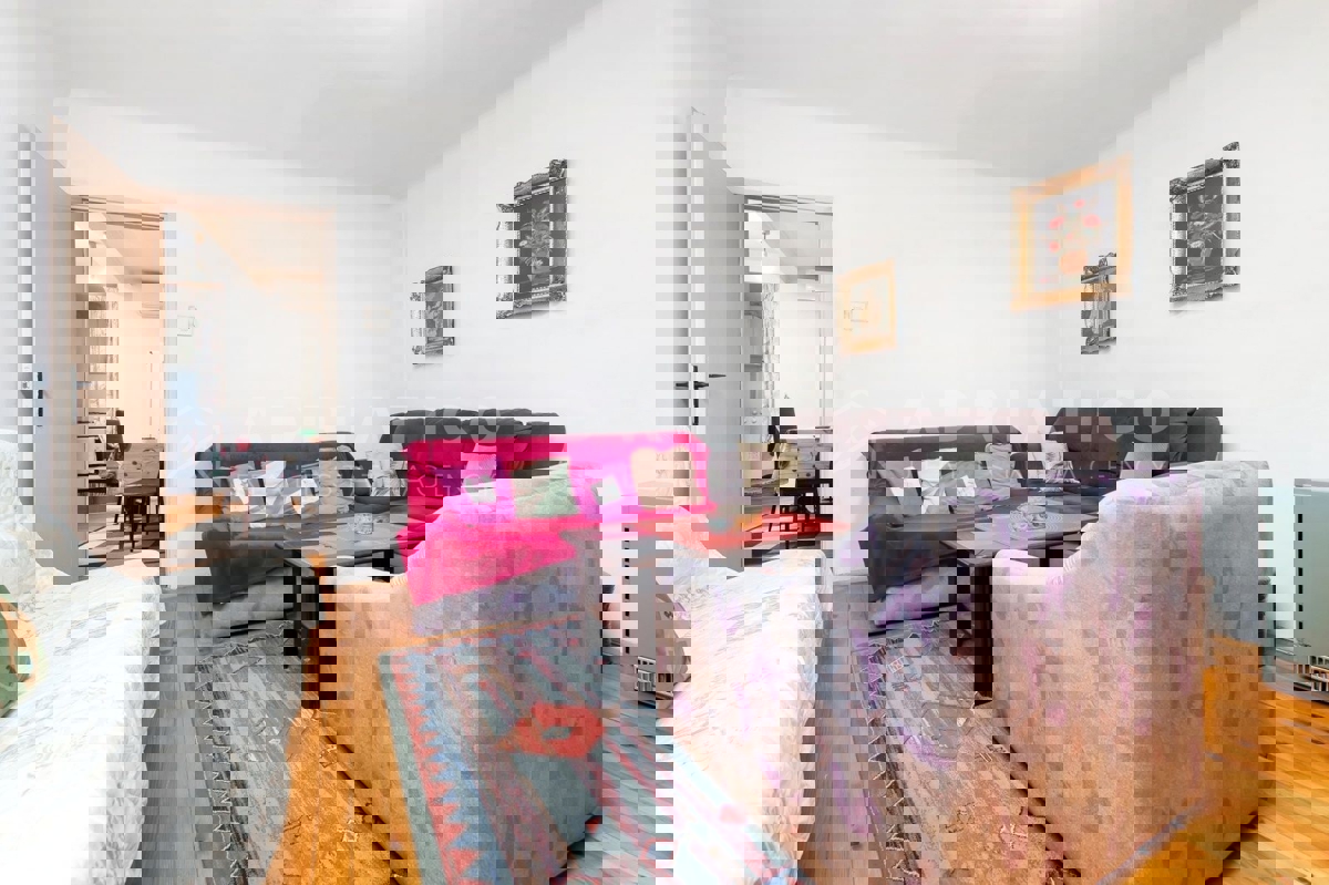 Rovigno, centro, appartamento con una camera da letto al primo piano