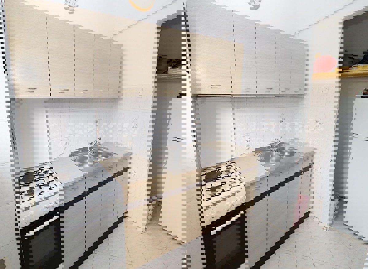 Canfanaro, dintorni, casa con due unità abitative e un appartamento