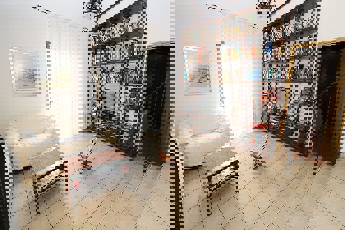 Canfanaro, dintorni, casa con due unità abitative e un appartamento