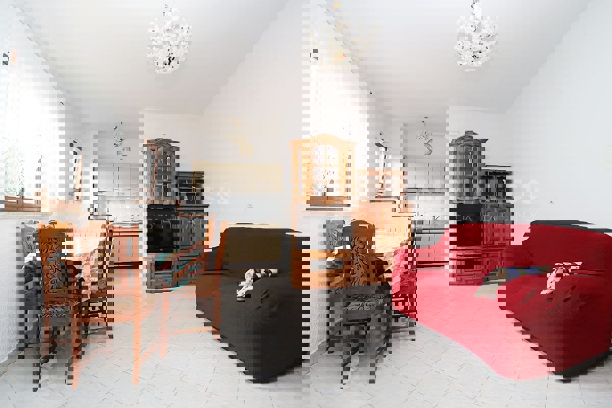 Canfanaro, dintorni, casa con due unità abitative e un appartamento