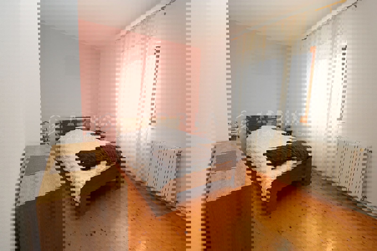 Canfanaro, dintorni, casa con due unità abitative e un appartamento