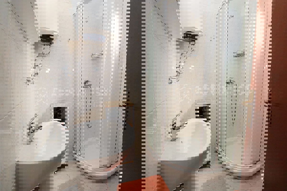 Canfanaro, dintorni, casa con due unità abitative e un appartamento