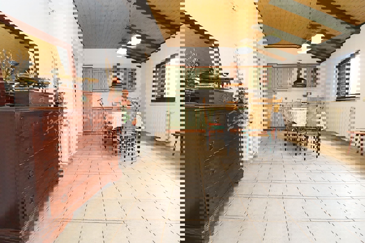 Canfanaro, dintorni, casa con due unità abitative e un appartamento