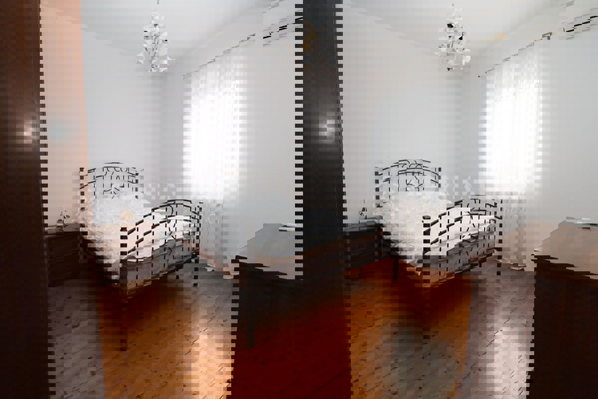 Canfanaro, dintorni, casa con due unità abitative e un appartamento