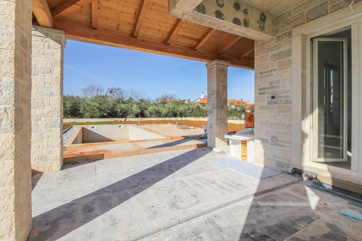 Casa di lusso con giardino, piscina e seminterrato con sauna