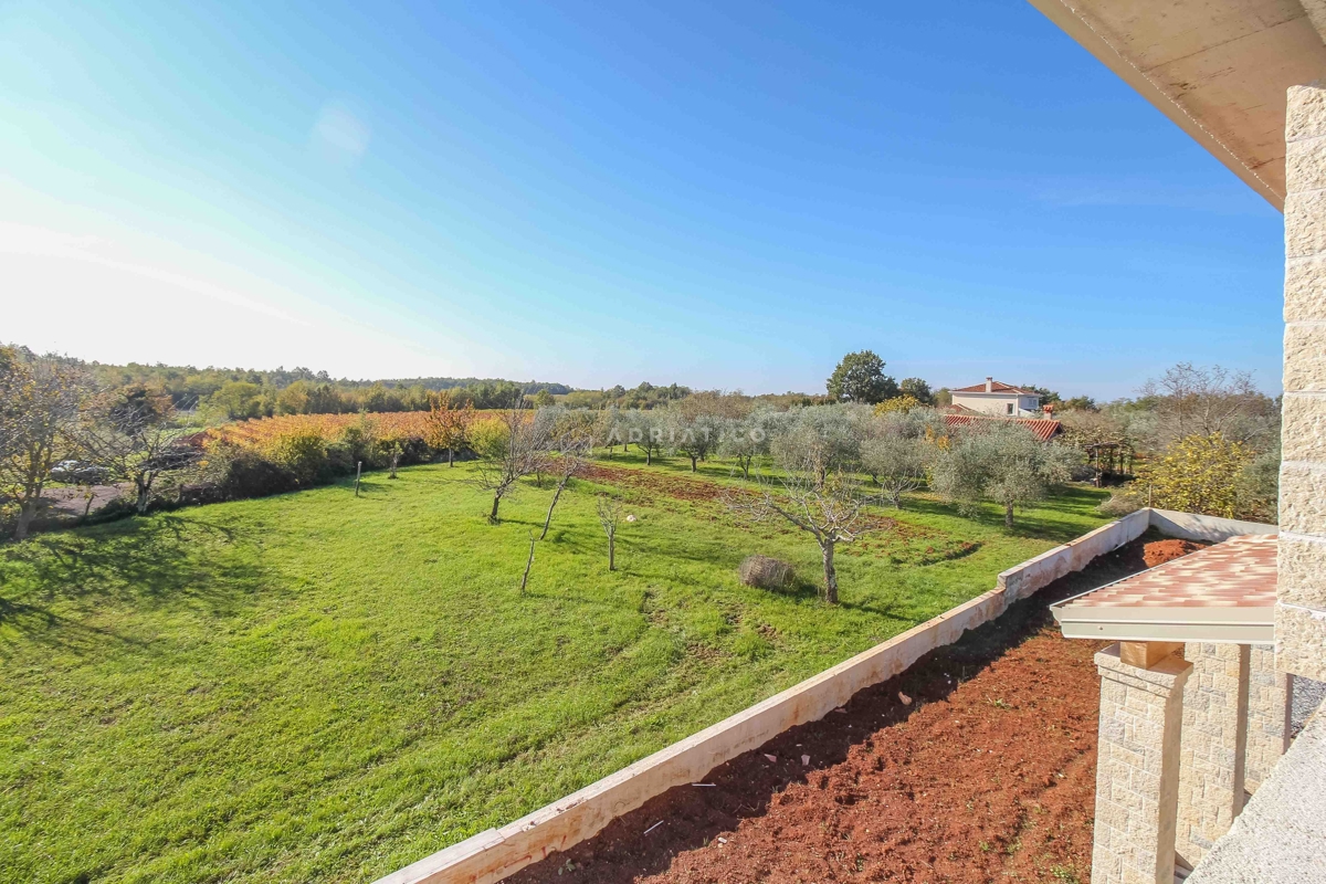 Casa di lusso con giardino, piscina e seminterrato con sauna