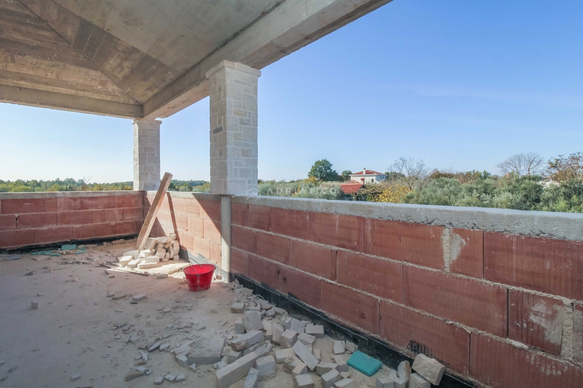 Casa di lusso con giardino, piscina e seminterrato con sauna