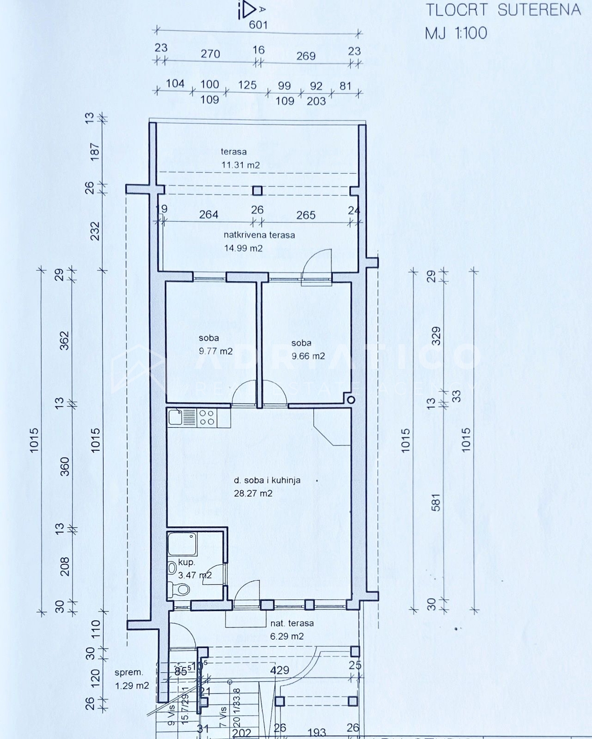 Rovigno, palazzina condominiale 600 metri dal mare