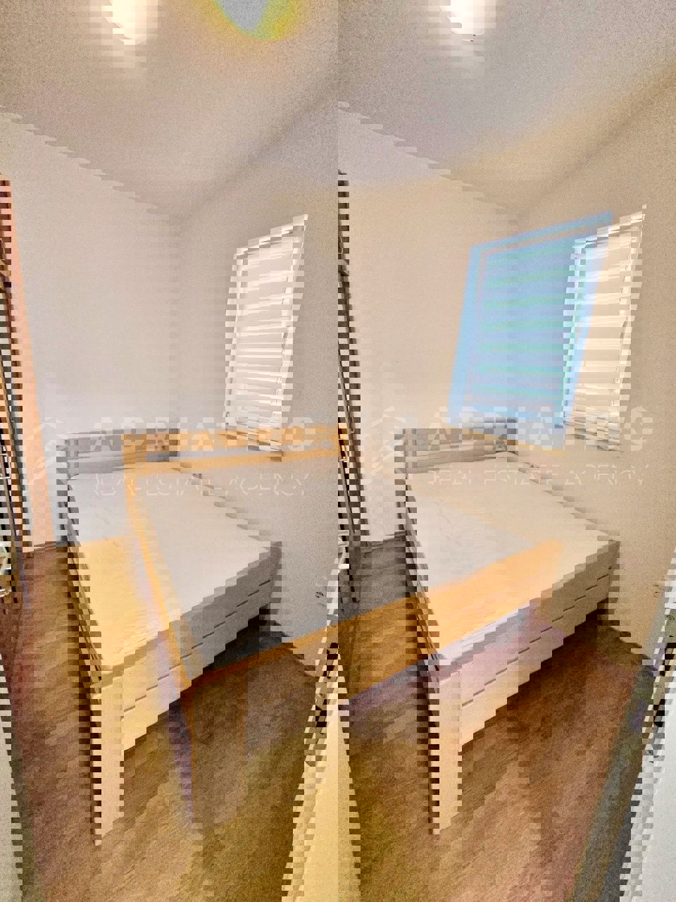 Rovigno, appartamento con tre camere da letto al primo piano 