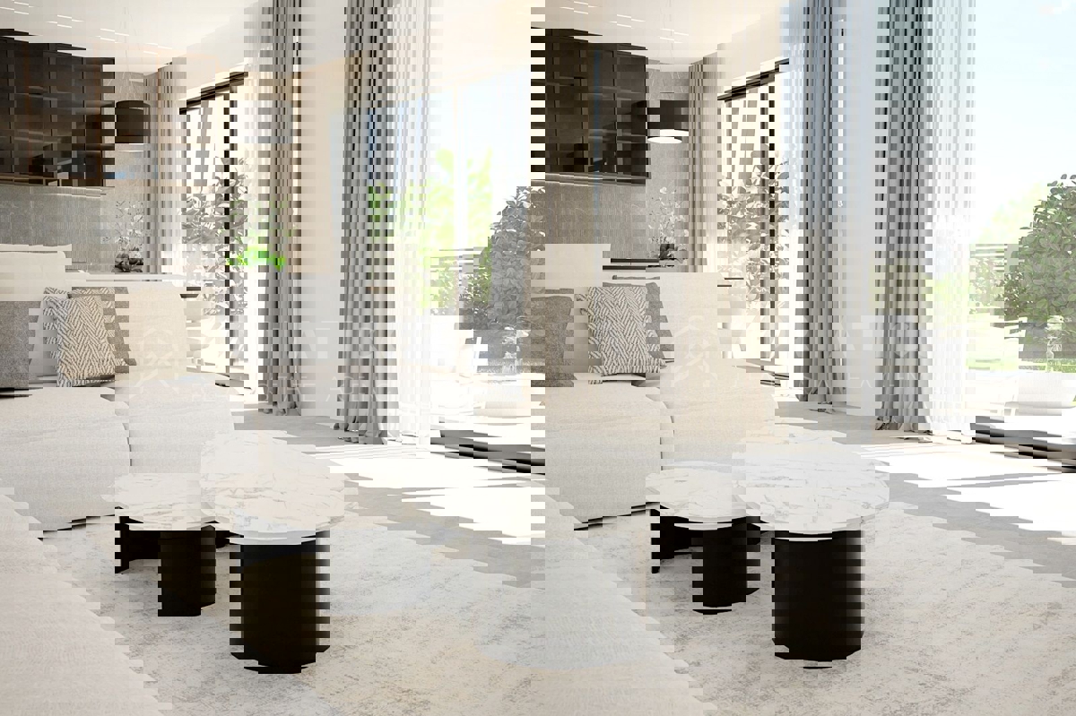 Rovigno, centro, appartamento di lusso con giardino al piano terra 