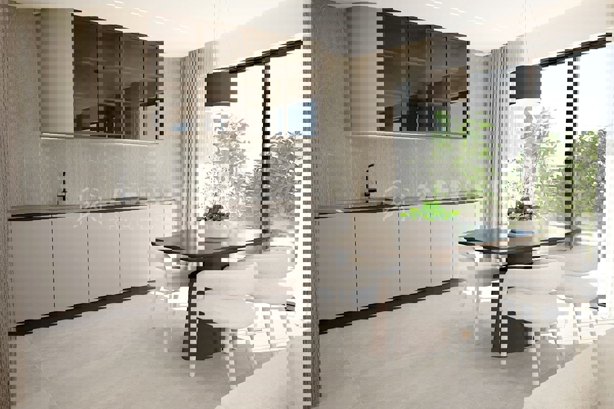 Rovigno, centro, appartamento di lusso con giardino al piano terra 