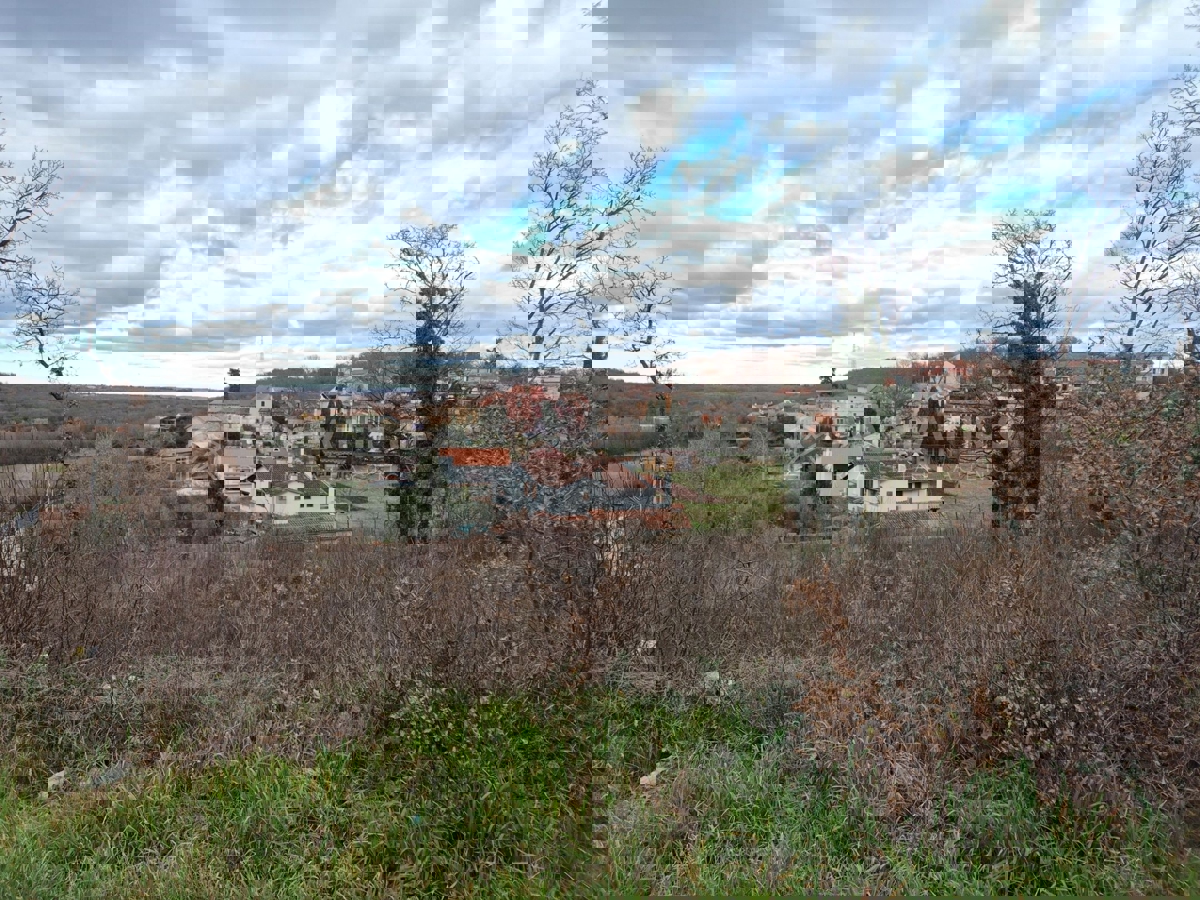 Zona Rovigno, terreno edificabile - 580m2