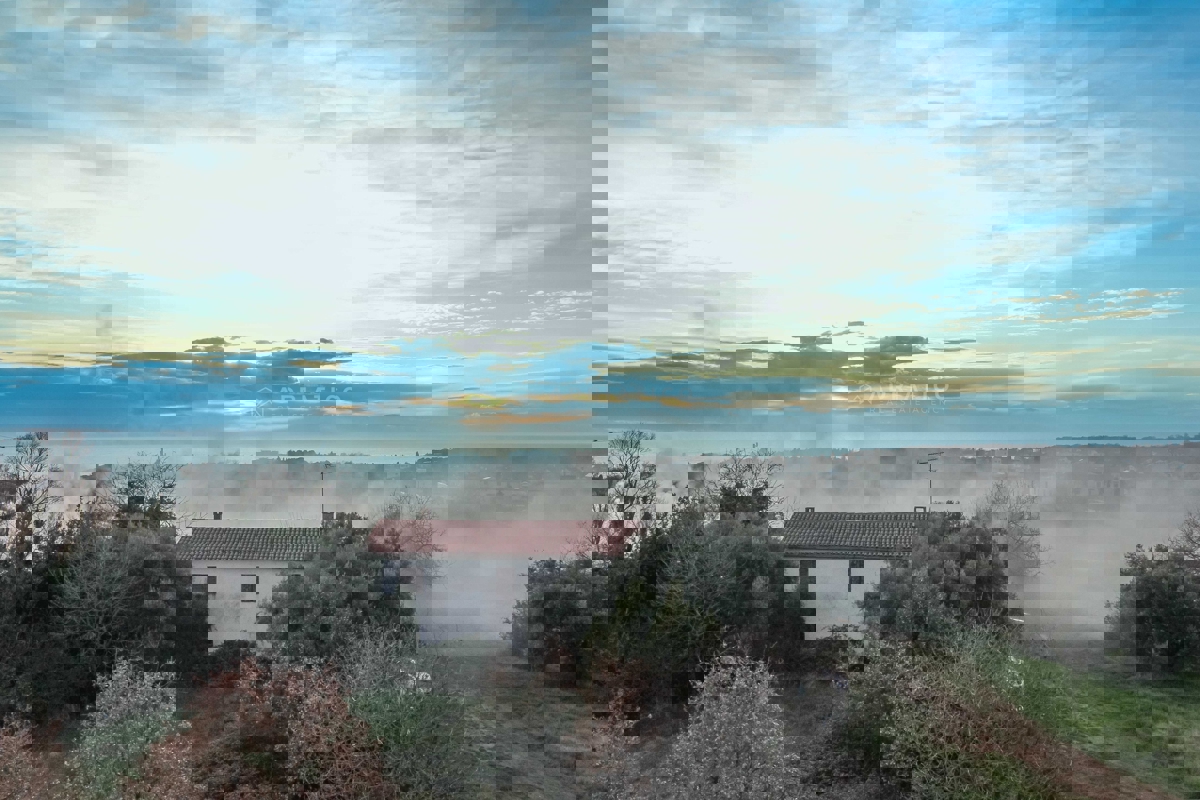 Parenzo, Nuovo appartamento moderno con vista mare