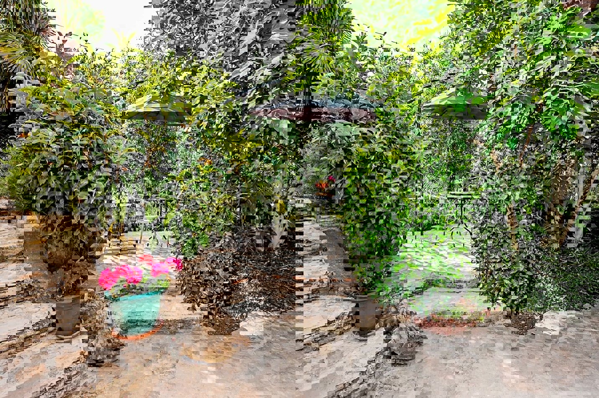 Rovigno, condominio in zona tranquilla