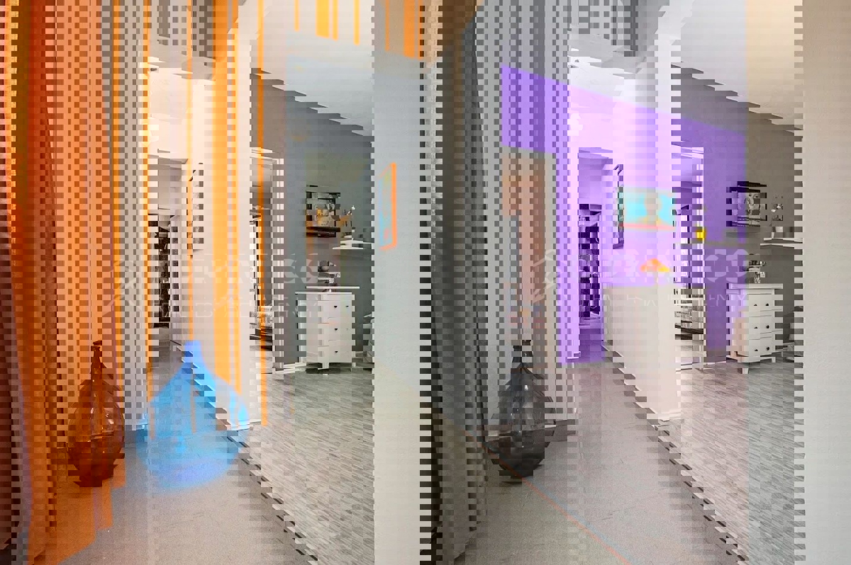 Rovigno, condominio in zona tranquilla