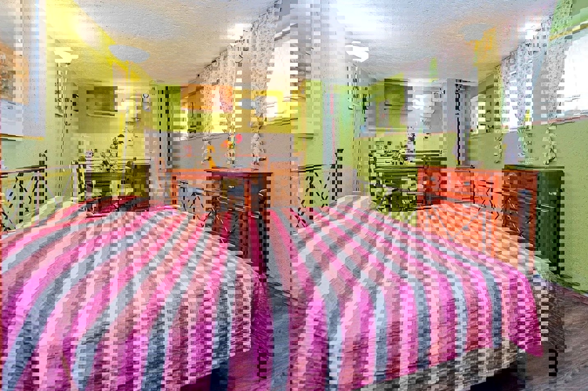 Rovigno, condominio in zona tranquilla