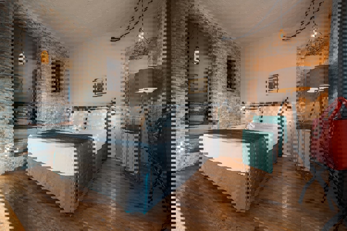 Istria, Canfanaro – Autentica villa in pietra con piscina