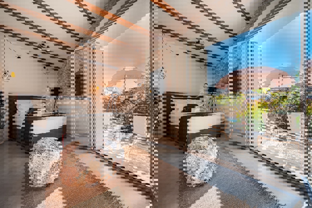 Istria, Canfanaro – Autentica villa in pietra con piscina