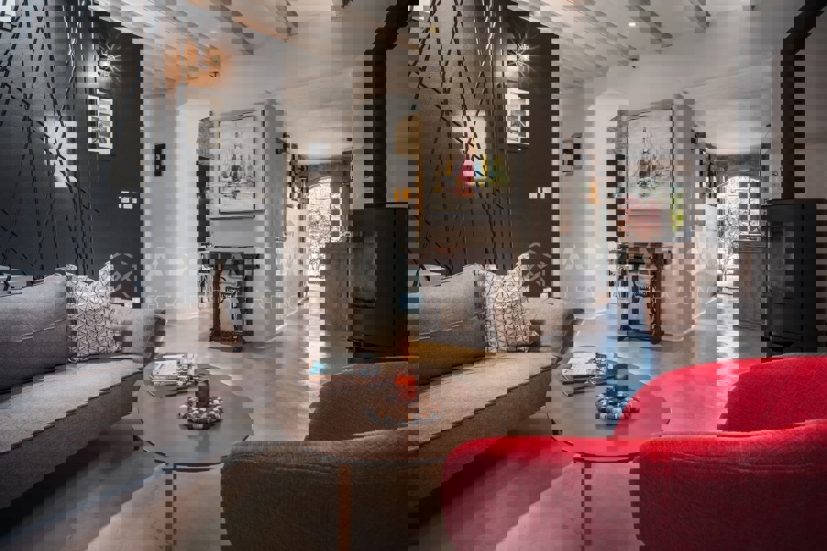 Istria, Canfanaro – Autentica villa in pietra con piscina